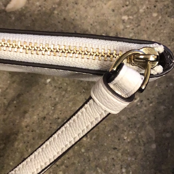 Coach cream wristlet - Picture 12 of 13